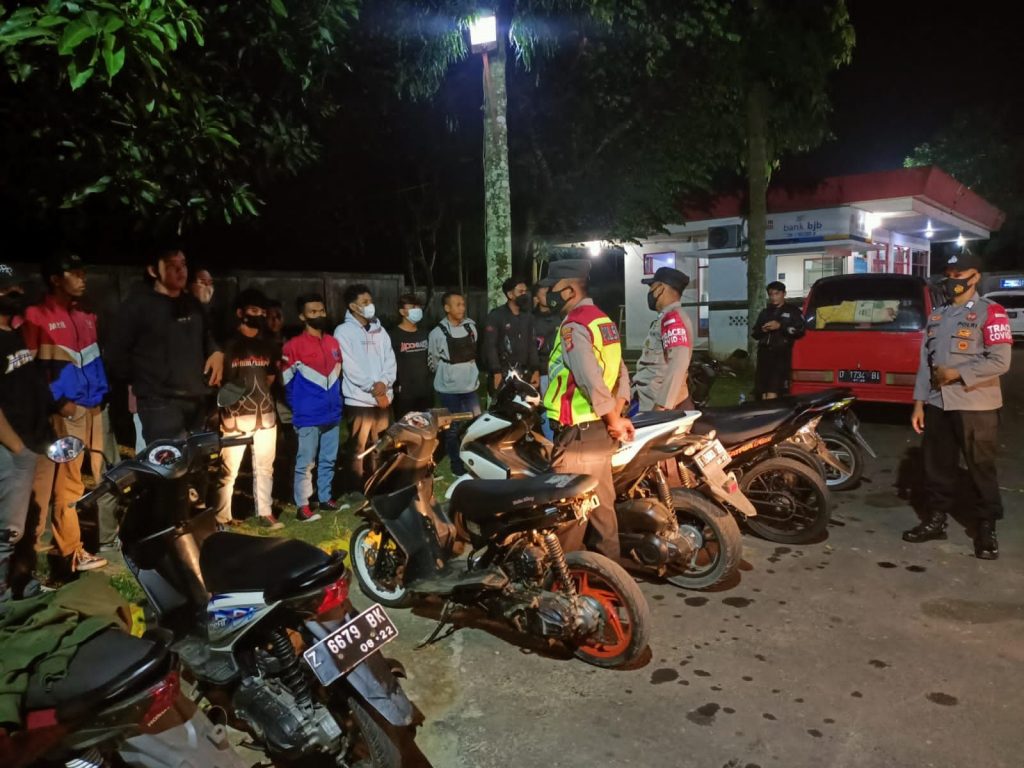 Polsek Cisalak Lakukan KRYD Himbau Klub Motor Jaga Kamtibmas dan Patuhi Prokes