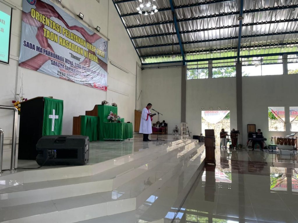 Sat Samapta Polres Subang Melaksanakan Kegiatan Ibadah Minggu Di Gereja HKBP Subang