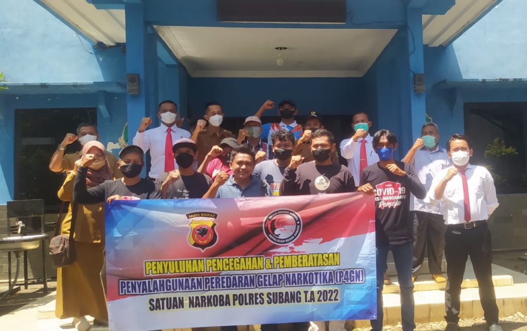 Satuan Reserse Narkoba Polres Subang melaksanakan Penyuluhan dan Sosialisasi Bahaya Narkoba di Desa Margahayu Kec. Pagaden Barat