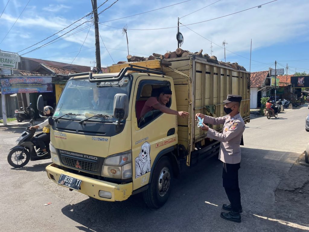Polsek Ciasem laksanakan Ops Yustisi dalam rangka PPKM Level 3