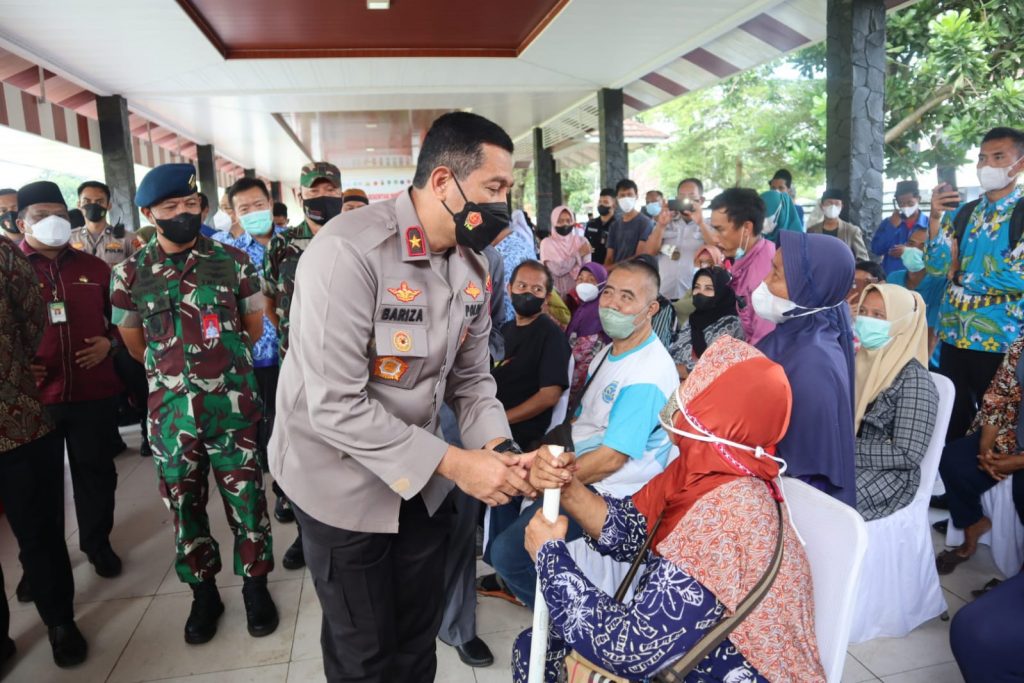 Wakapolda Jabar pantau vaksinasi Covid-19 Di Alun-Alun Kab. Subang