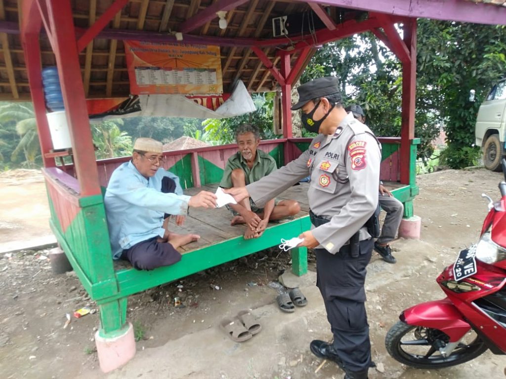 Jajaran Polsek Tanjungsiang, gelar Patroli PPKM dan juga memberikan himbauan terhadap masyarakat