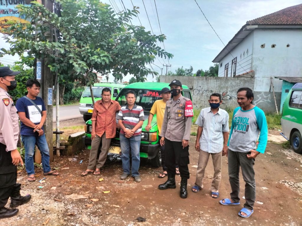 Polsek Cibogo melaksanakan Kegiatan Himbauan / Arahan Dan Pengawasan Kepada Warga Masyarakat Dalam Rangka PPKM Level 2