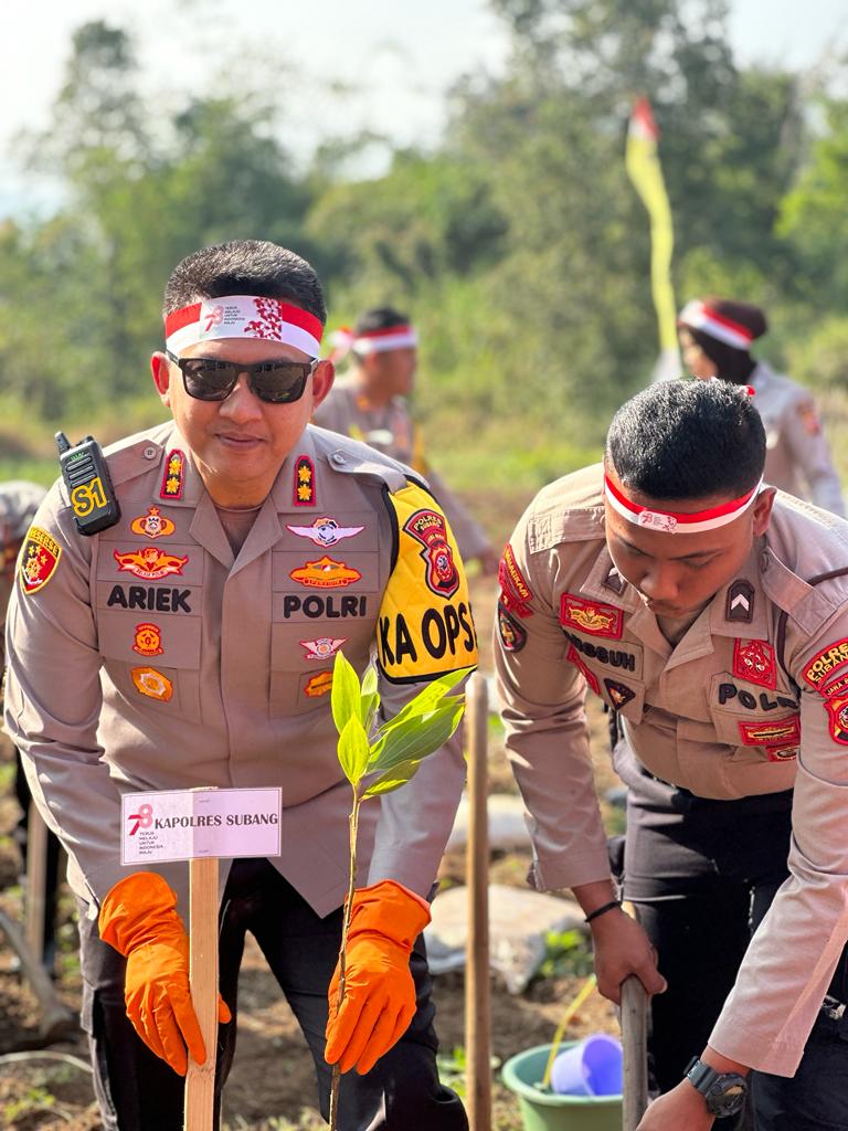 Kapolres Subang AKBP Ariek Indra Sentanu, Bersama Forkopimda Tanam Pohon Secara Serentak