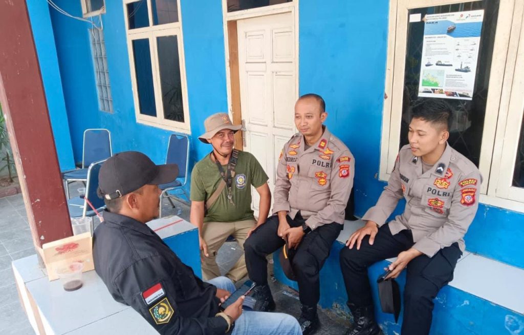 Kapolsek Blanakan melaksanakan Patroli dialogis Sambang Dengan Satgas Dan Satpol PP